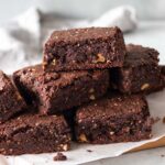 Brownie de mel e amêndoa